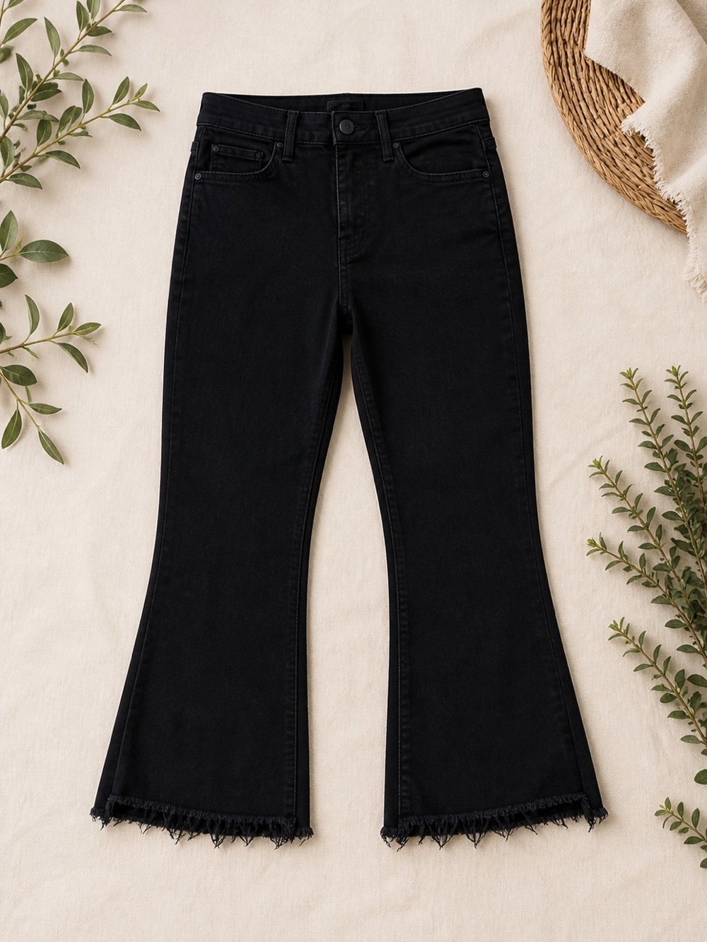 MOTHER Insider Crop Step Fray Jeans Black | Size 28 | Raw Hem